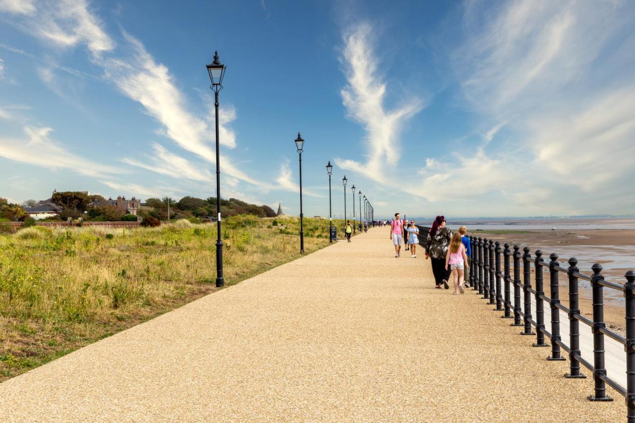 Lytham St Annes, A Spacious, High End, One Bedroomed Apartment 5 Extérieur photo